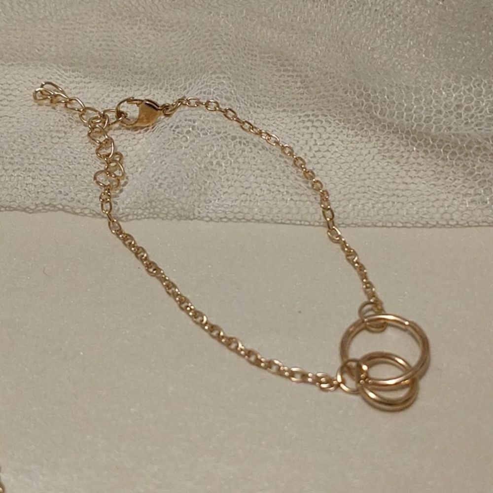 Gold Loops Set! - Picture 4 of 8